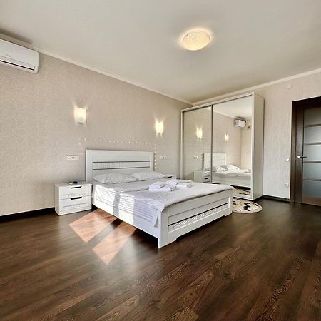 Apartpoltava Світлі Просторі Апартаменти 80М2 , 2-Окремі Кімнати, Новобудова Центр Чек Банківський 外观 照片