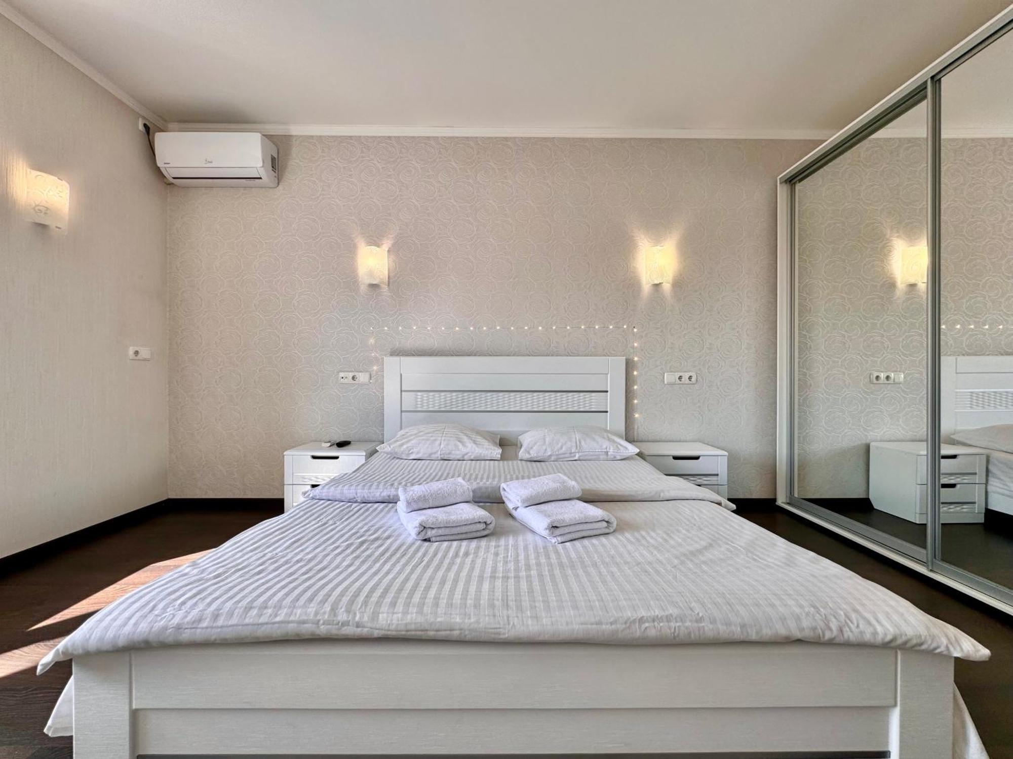 Apartpoltava Світлі Просторі Апартаменти 80М2 , 2-Окремі Кімнати, Новобудова Центр Чек Банківський 外观 照片